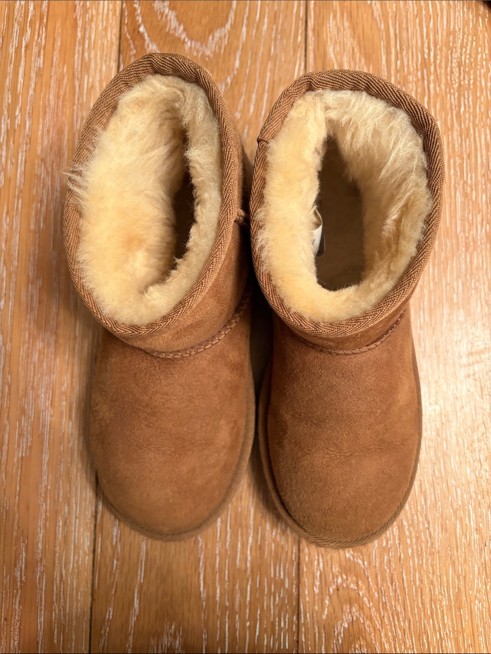 UGGs kids classic mini II